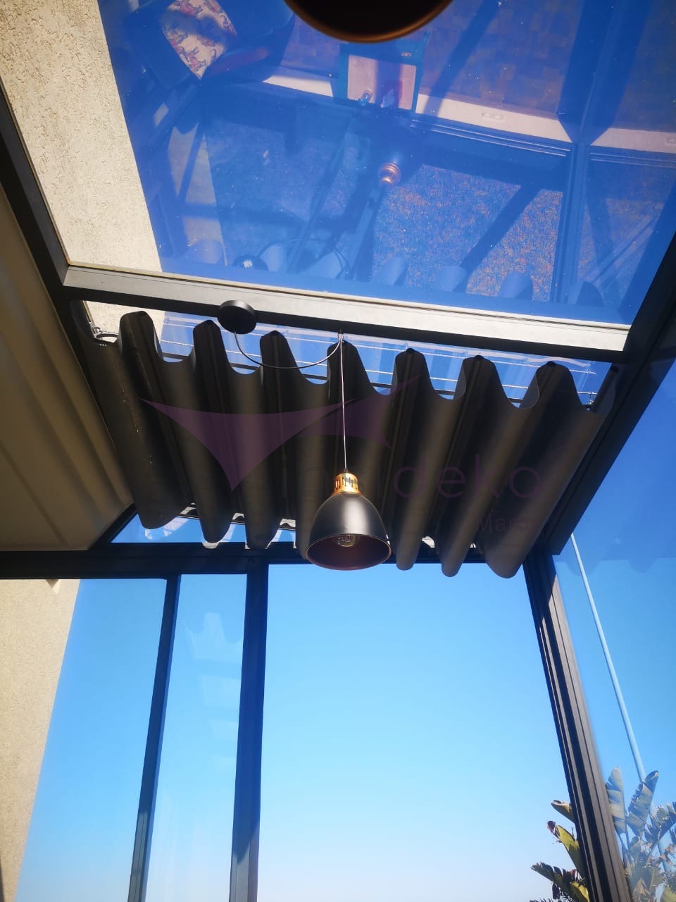 Vélum noir intérieur verre toile ondulée Casablanca